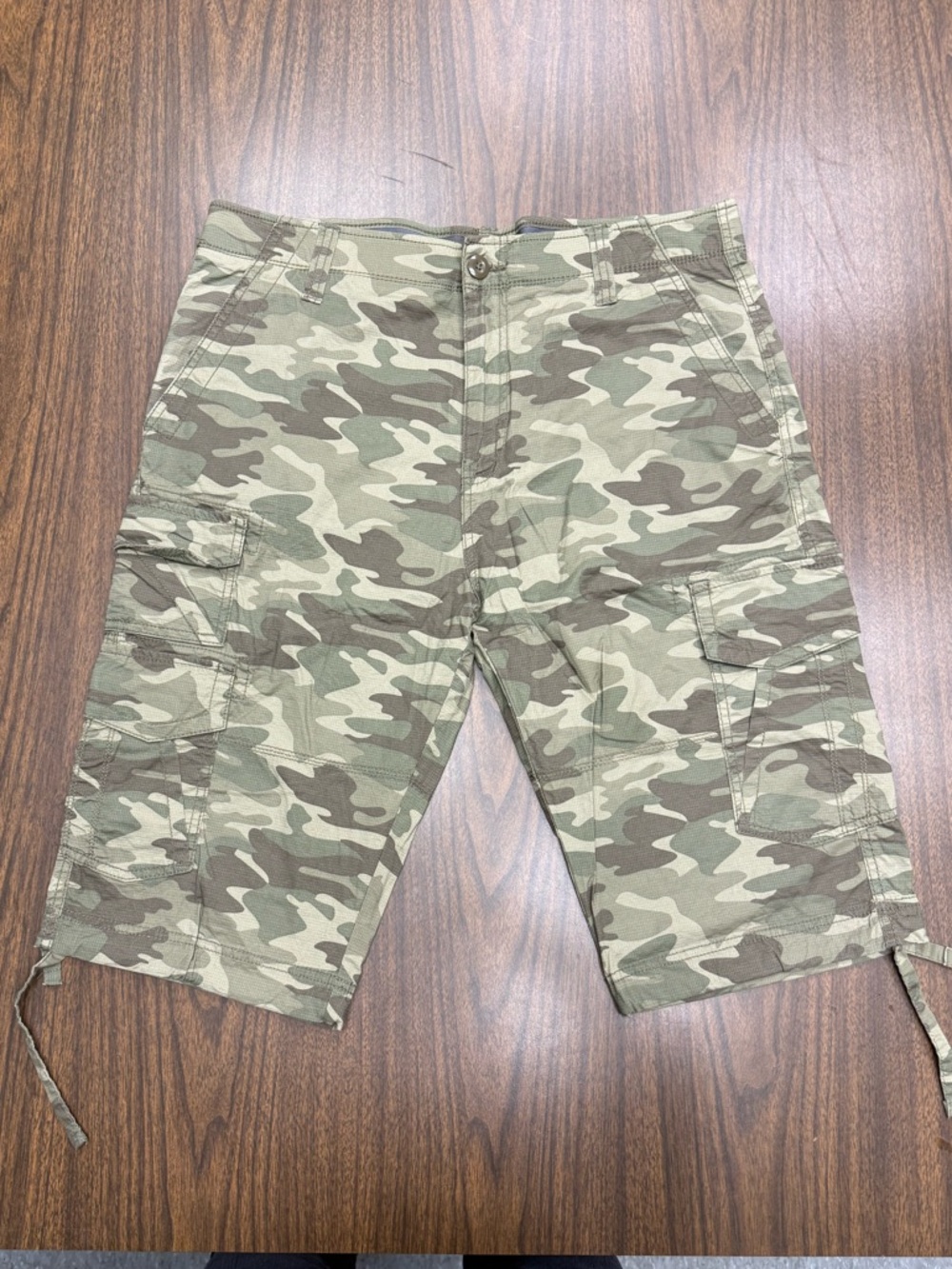 Plugg Men's Punk Skater Camo Cargo Shorts - Olive Green ☠️